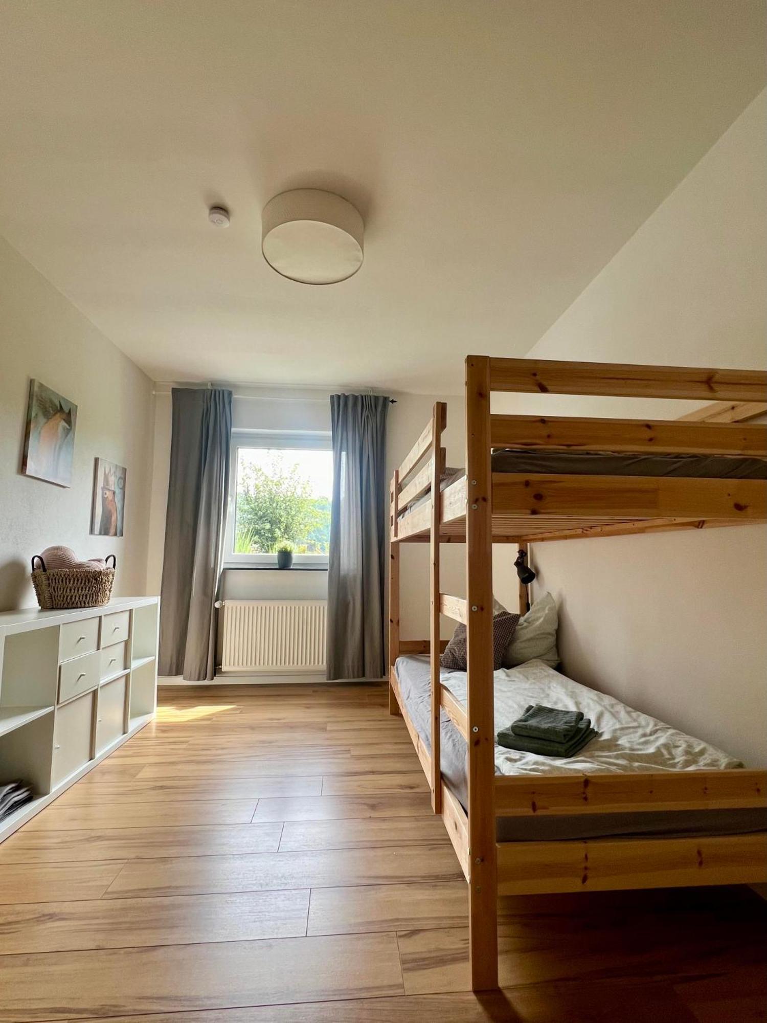 Moderne Familienfreundliche Wohnung Am Waldrand Von Pruem Mit Terrasse Exterior photo